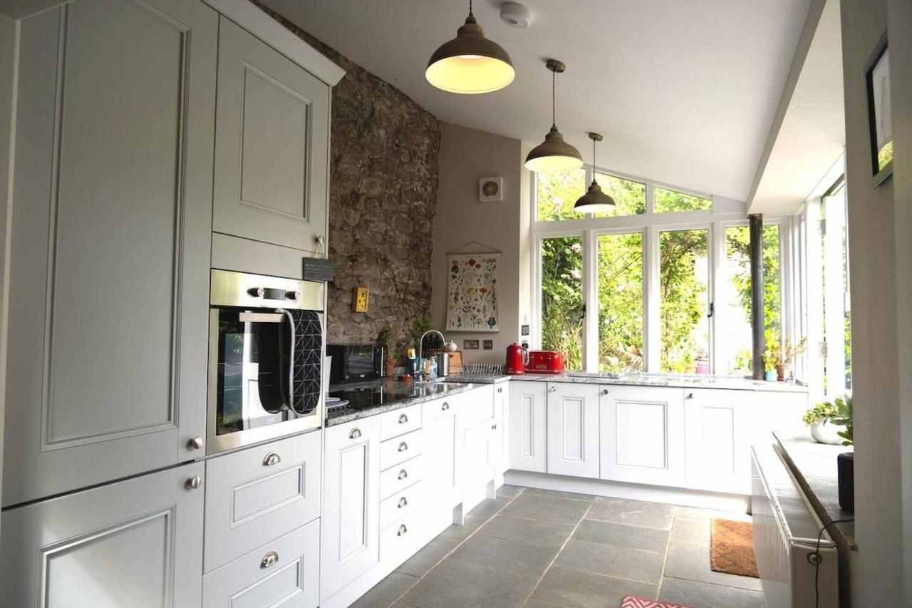 Lovely Property In The Heart Of Somerset, Sleeps 9 Shepton Mallet Eksteriør bilde